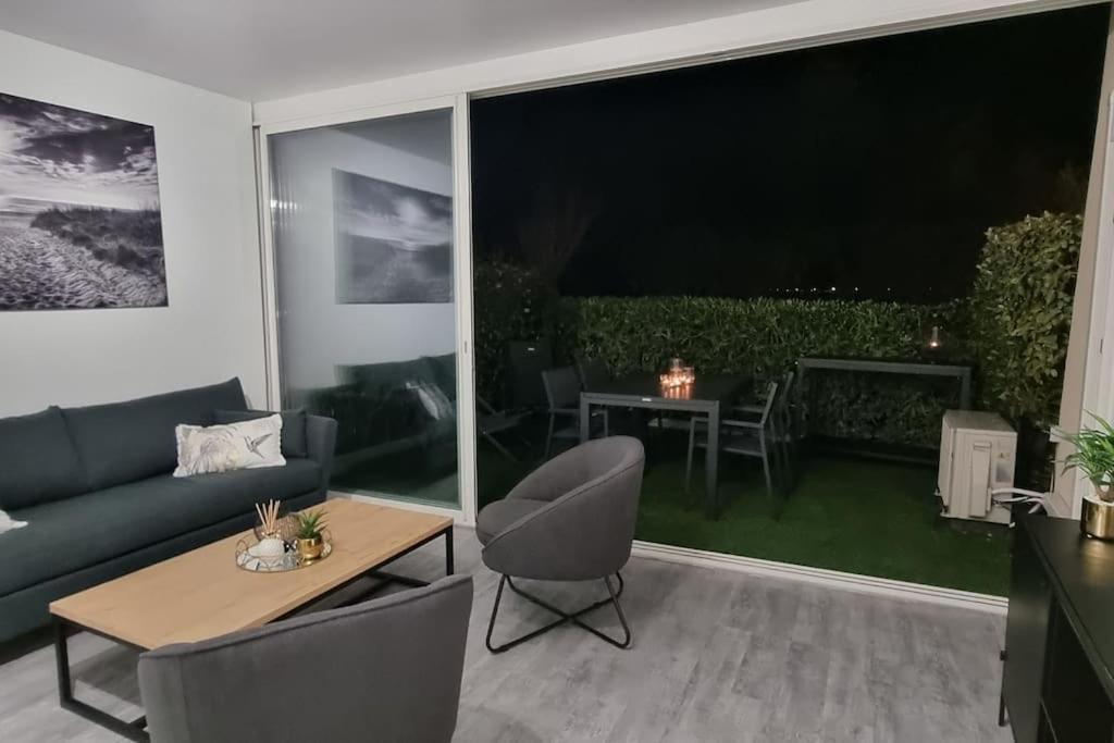 Le Neuburg Sur La Plage Vue Mer Climatisation Piscine Parking 塞特港 外观 照片
